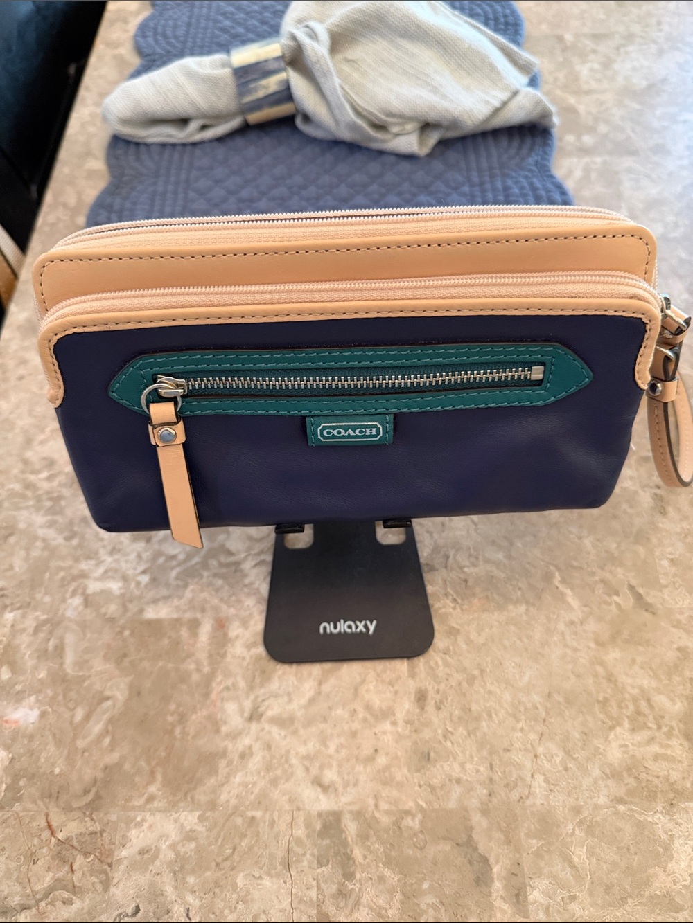 Coach NWT Daisy Spectator Double Zip Leather Wristlet/Clutch Navy,Green & Tan - Picture 4 of 16